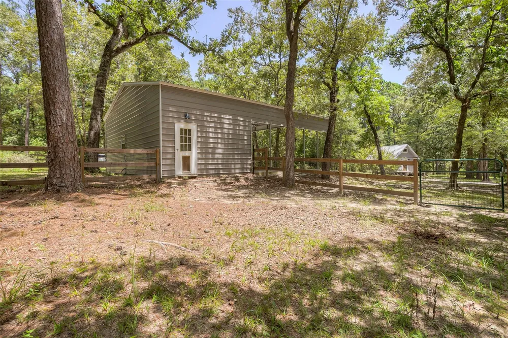 250 Red Bird Lane Trinity, TX 75862