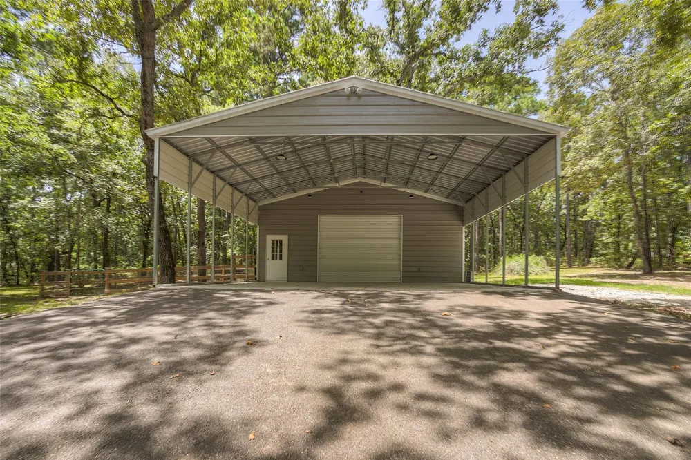 250 Red Bird Lane Trinity, TX 75862
