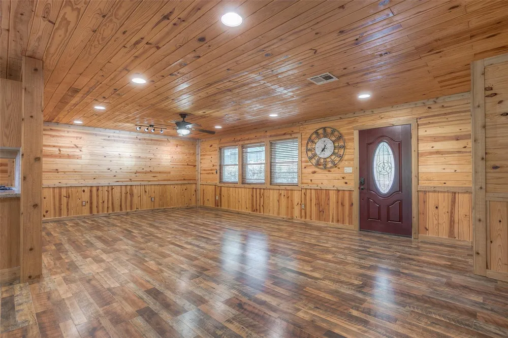 250 Red Bird Lane Trinity, TX 75862