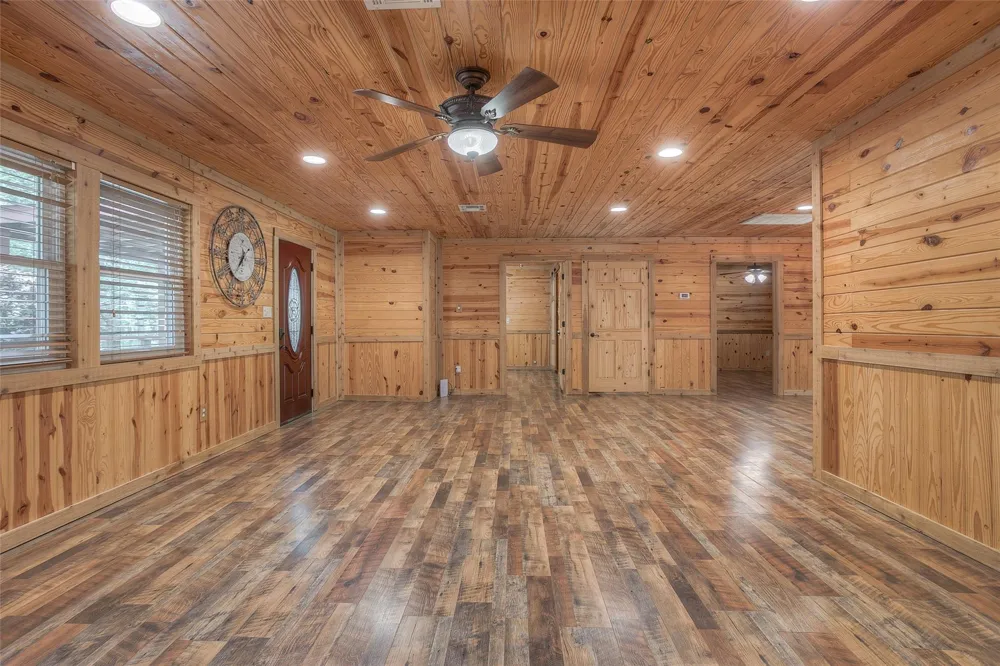 250 Red Bird Lane Trinity, TX 75862