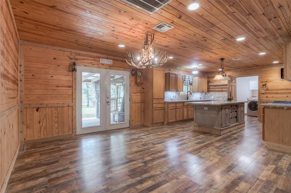 250 Red Bird Lane Trinity, TX 75862