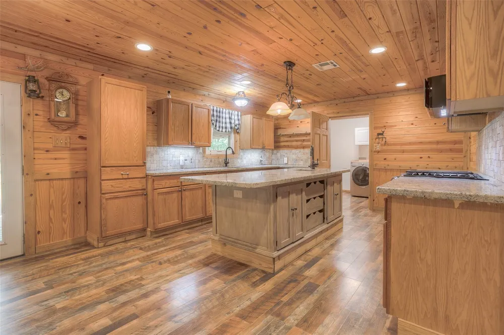 250 Red Bird Lane Trinity, TX 75862