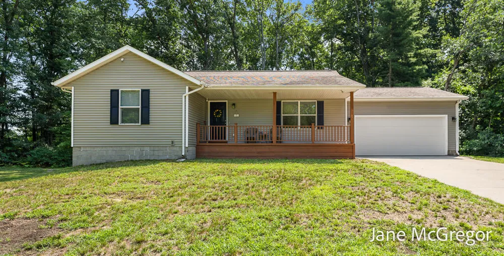 2356 Oak River Lane Muskegon, MI 49445