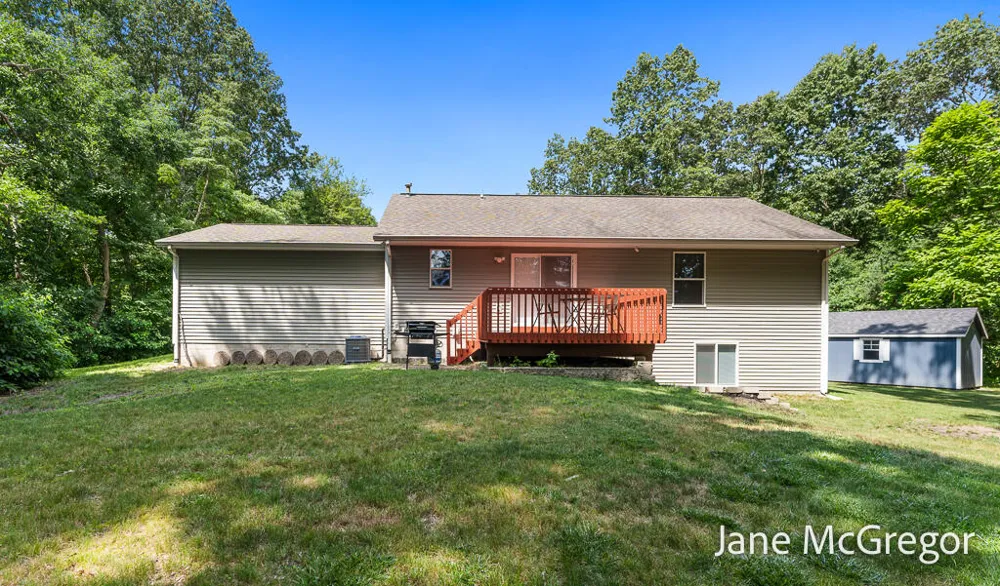2356 Oak River Lane Muskegon, MI 49445