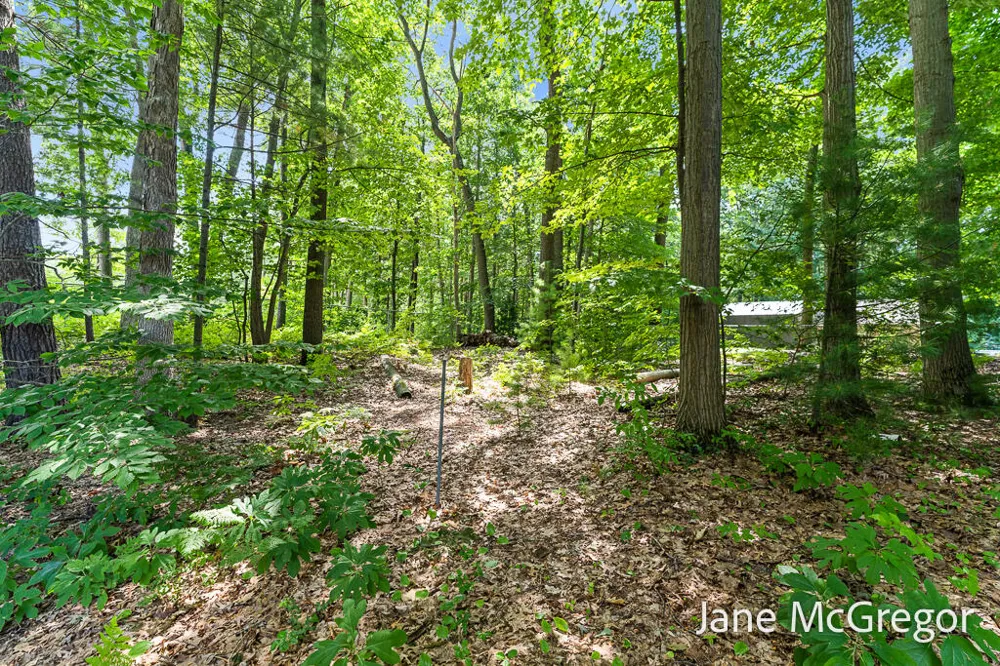 2356 Oak River Lane Muskegon, MI 49445