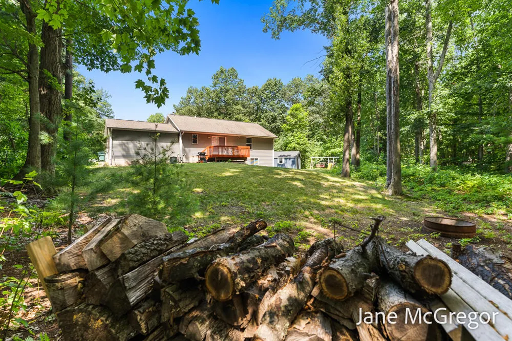 2356 Oak River Lane Muskegon, MI 49445
