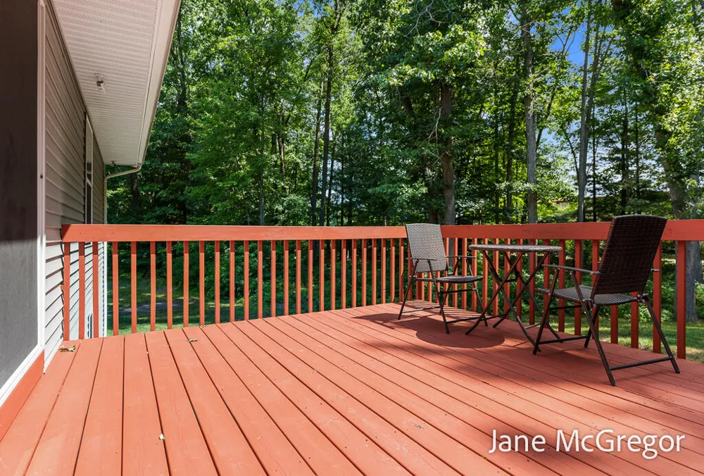 2356 Oak River Lane Muskegon, MI 49445