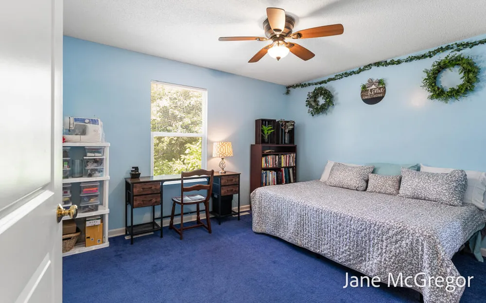 2356 Oak River Lane Muskegon, MI 49445
