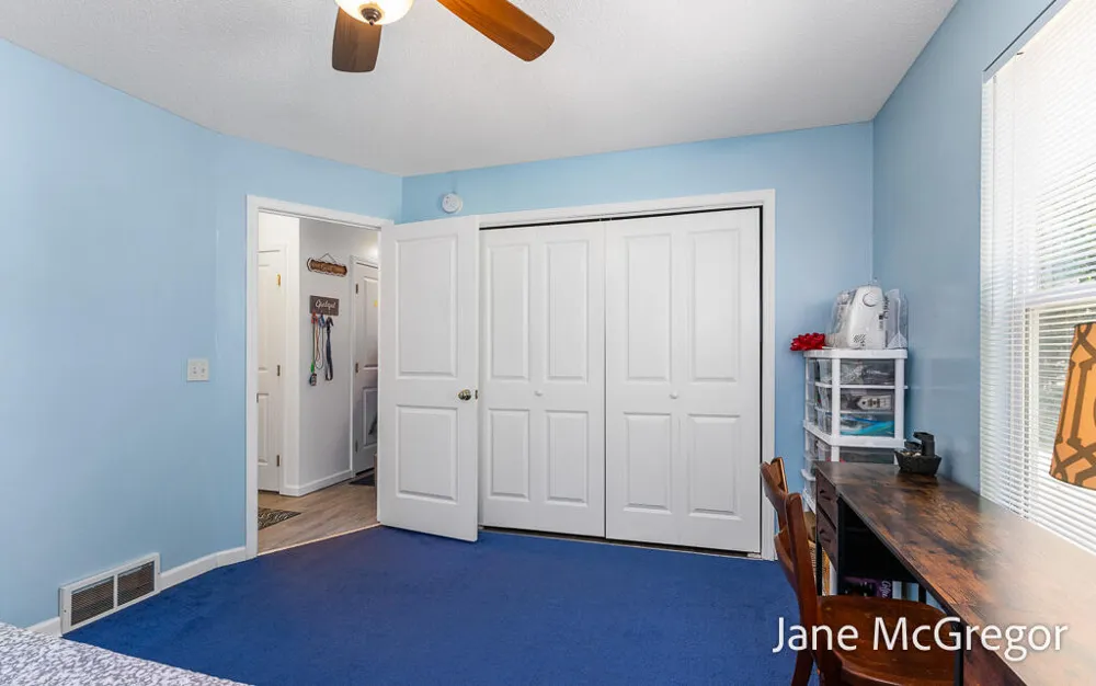 2356 Oak River Lane Muskegon, MI 49445