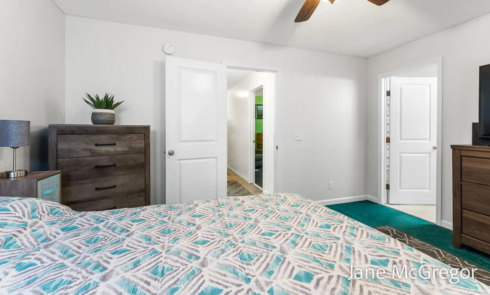 2356 Oak River Lane Muskegon, MI 49445