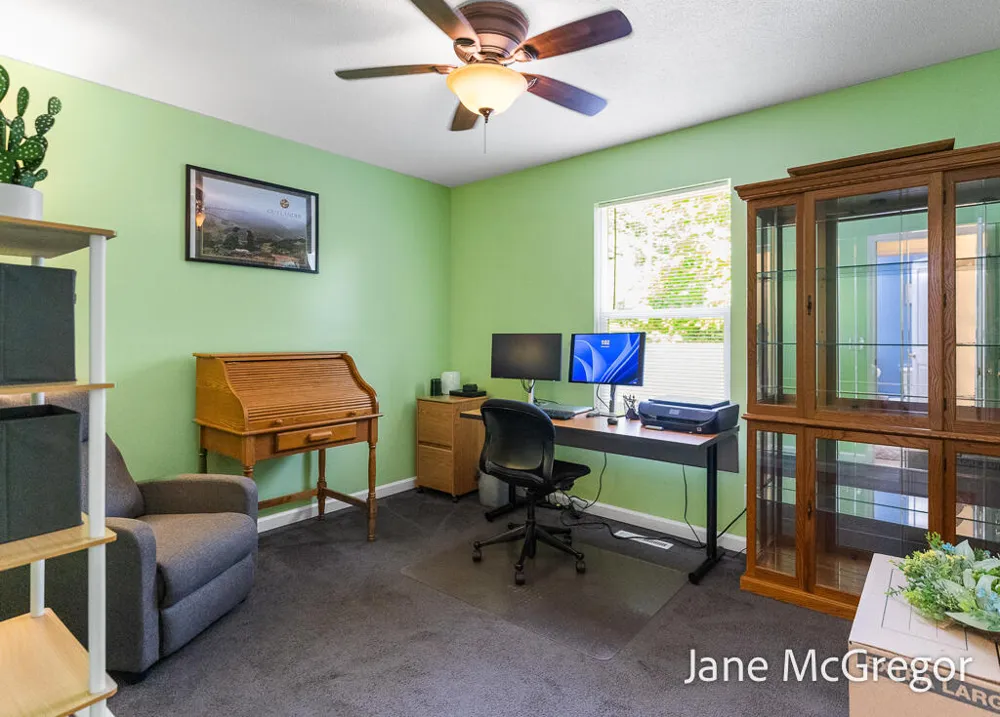 2356 Oak River Lane Muskegon, MI 49445