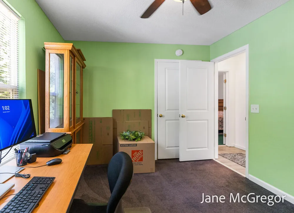 2356 Oak River Lane Muskegon, MI 49445