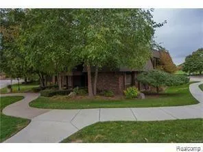 5117 Buckingham Drive Troy, MI 48098