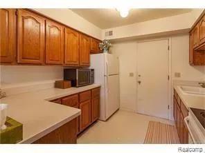 5117 Buckingham Drive Troy, MI 48098