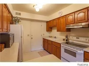 5117 Buckingham Drive Troy, MI 48098