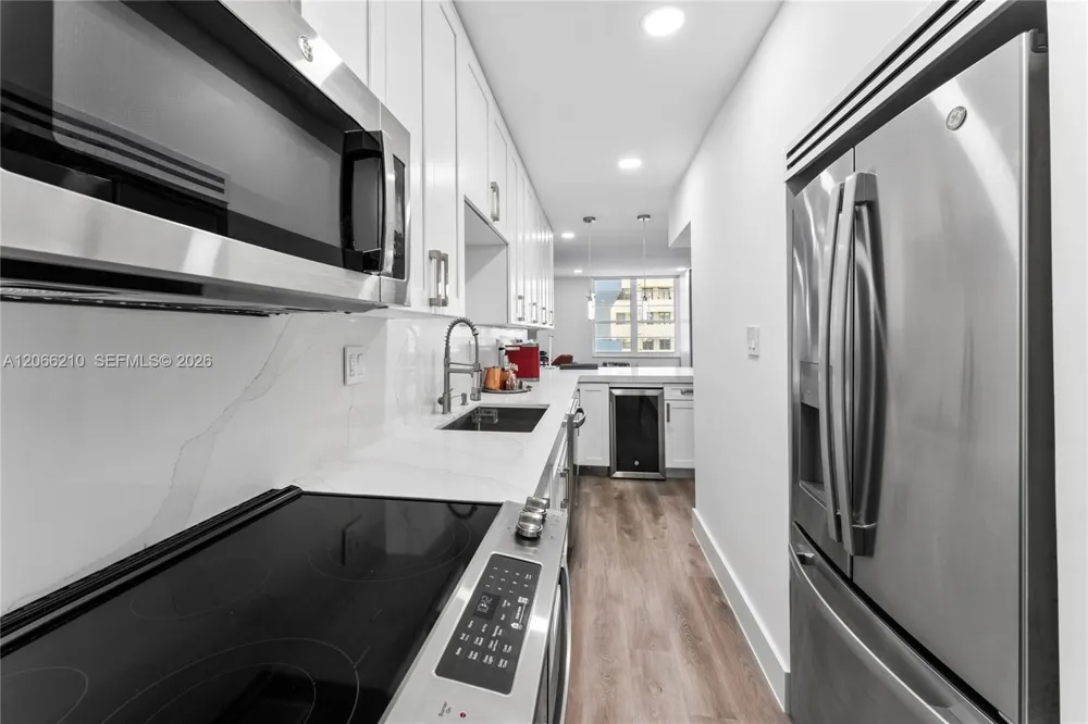 100 Lincoln Rd #301 Miami Beach, FL 33139