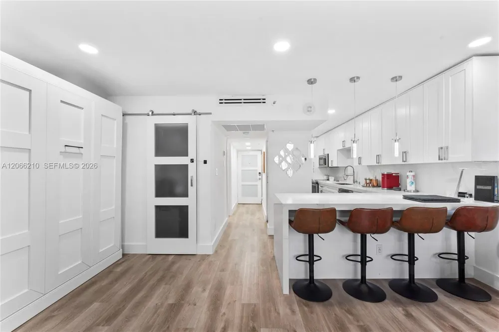 100 Lincoln Rd #301 Miami Beach, FL 33139