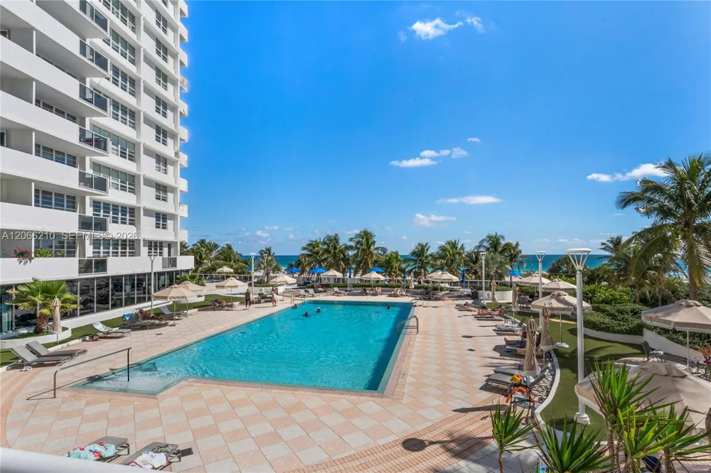 100 Lincoln Rd #301 Miami Beach, FL 33139