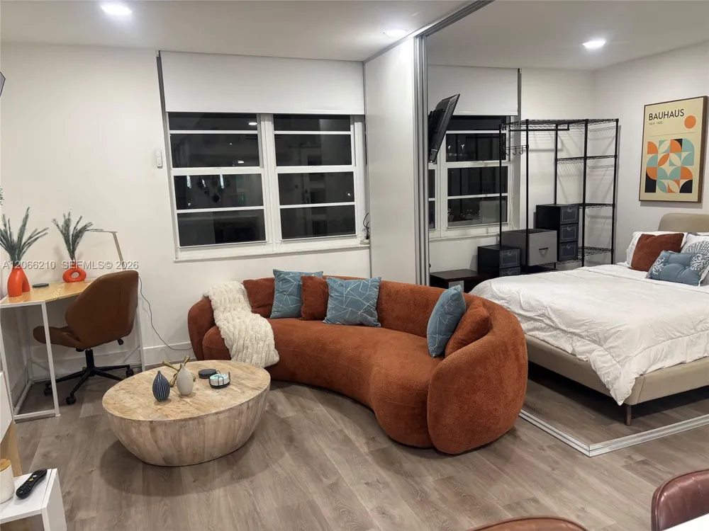 100 Lincoln Rd #301 Miami Beach, FL 33139