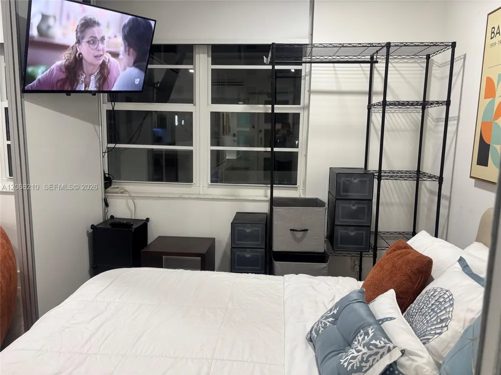 100 Lincoln Rd #301 Miami Beach, FL 33139