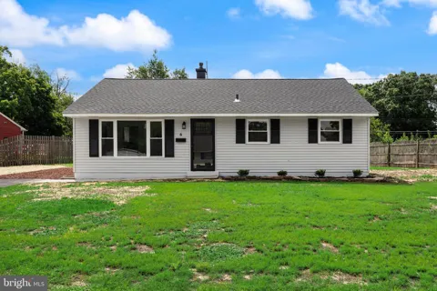 6 HOLLY DRIVE