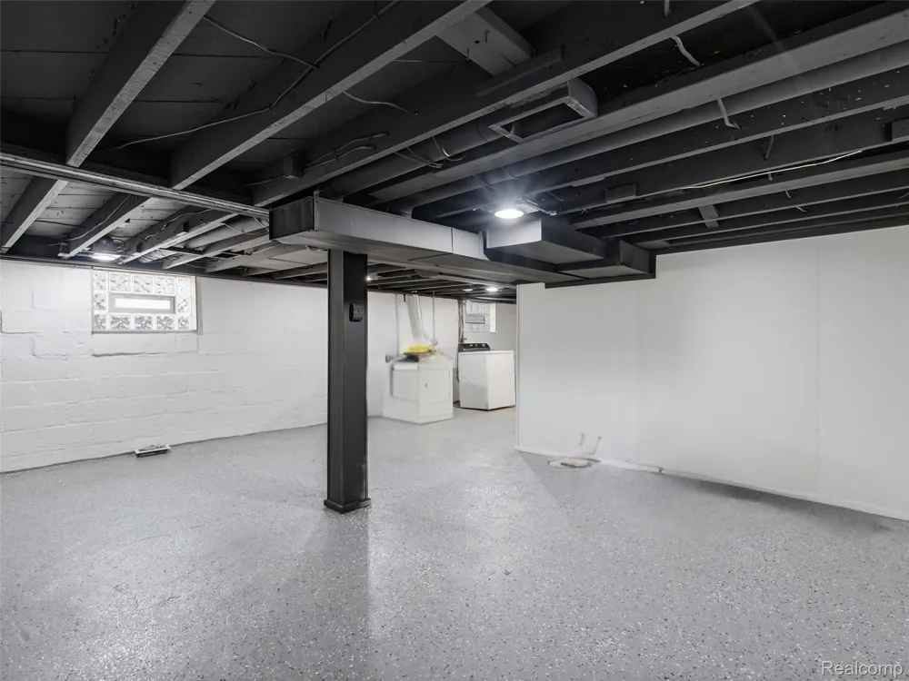 1063 Mayflower Avenue Lincoln Park City, MI 48146