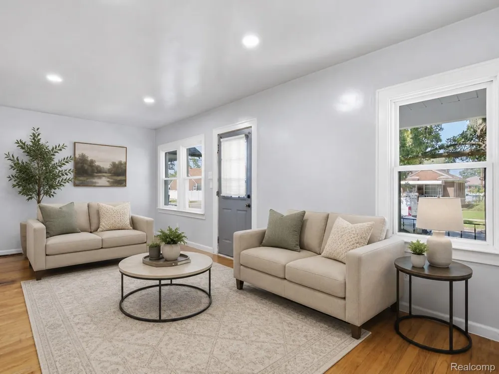1063 Mayflower Avenue Lincoln Park City, MI 48146