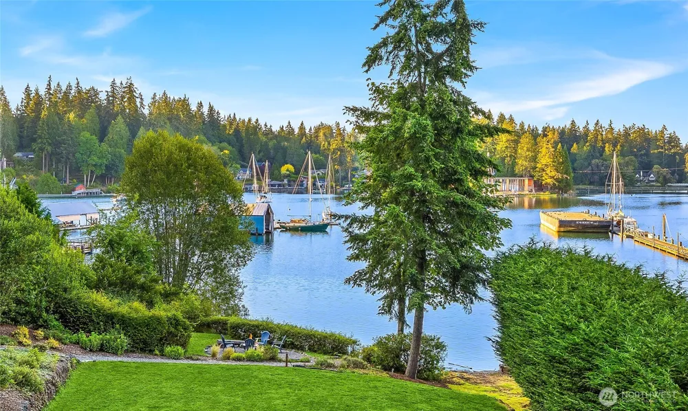 8300 NE Hidden Cove Road Bainbridge Island, WA 98110