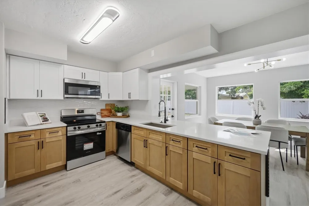 4219 DEERFIELD DRIVE Sarasota, FL 34233