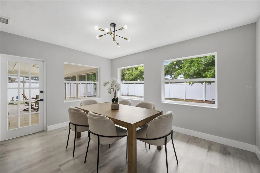 4219 DEERFIELD DRIVE Sarasota, FL 34233