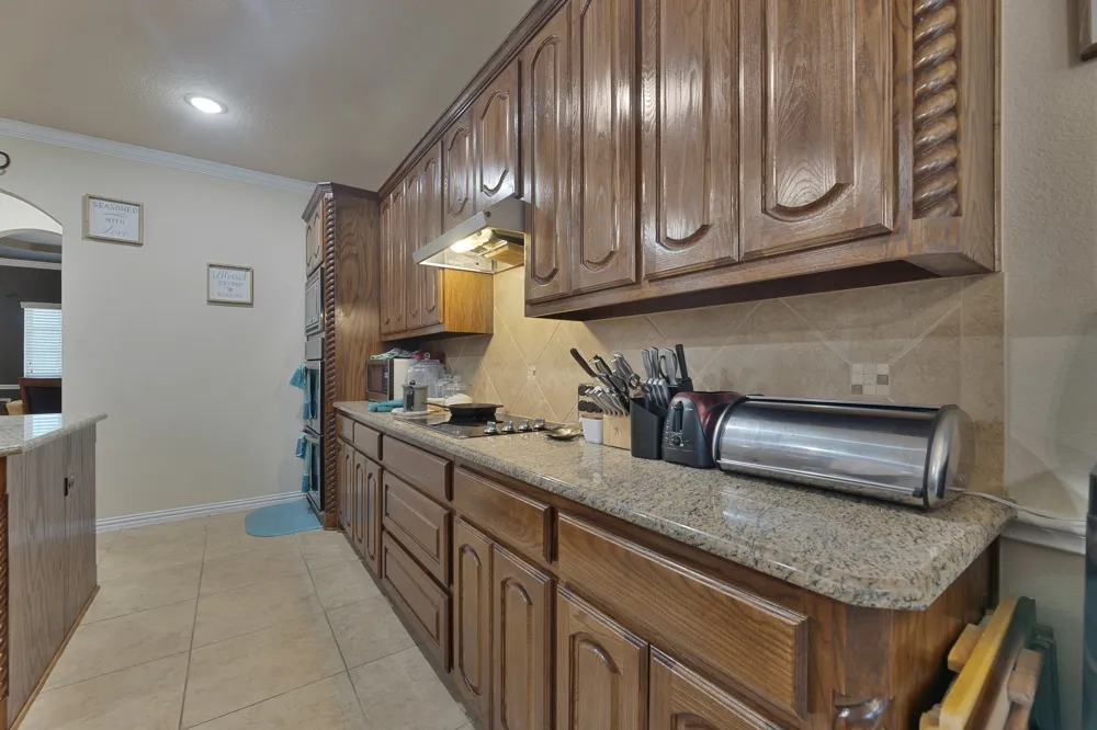 129 Quail Run Road Red Oak, TX 75154