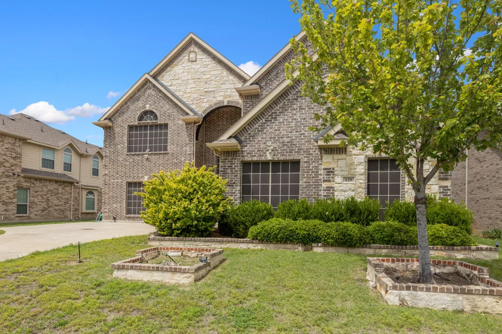 129 Quail Run Road Red Oak, TX 75154