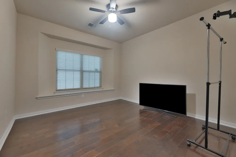 129 Quail Run Road Red Oak, TX 75154