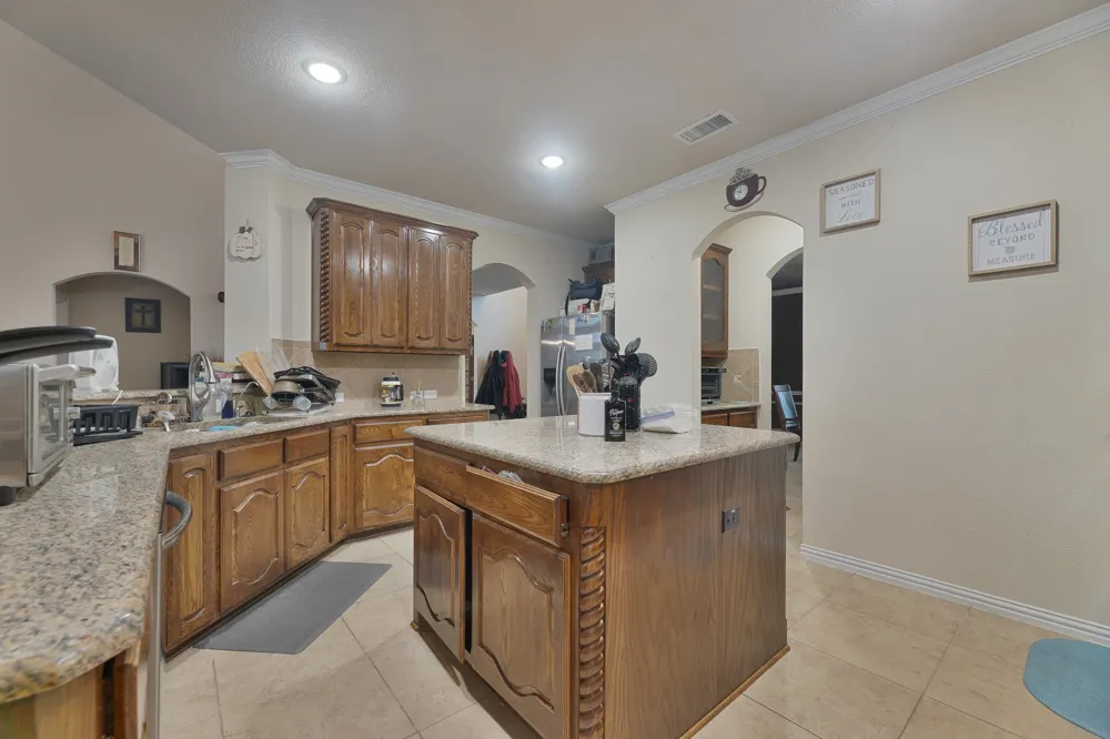 129 Quail Run Road Red Oak, TX 75154