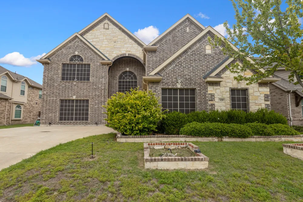 129 Quail Run Road Red Oak, TX 75154