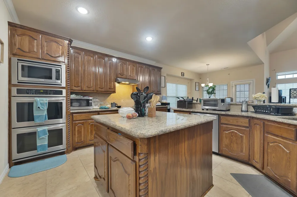 129 Quail Run Road Red Oak, TX 75154