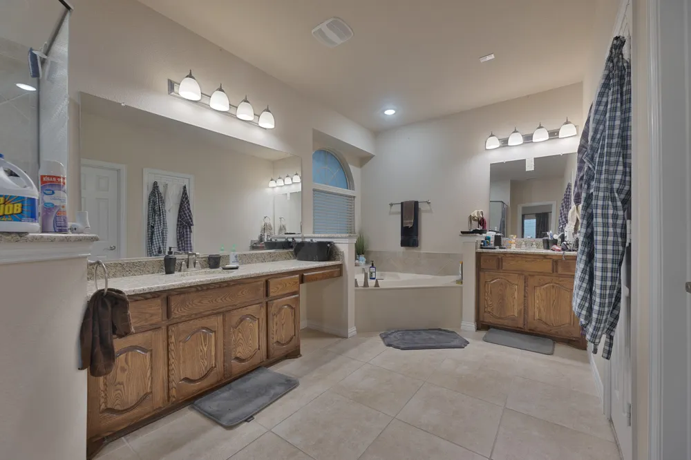 129 Quail Run Road Red Oak, TX 75154