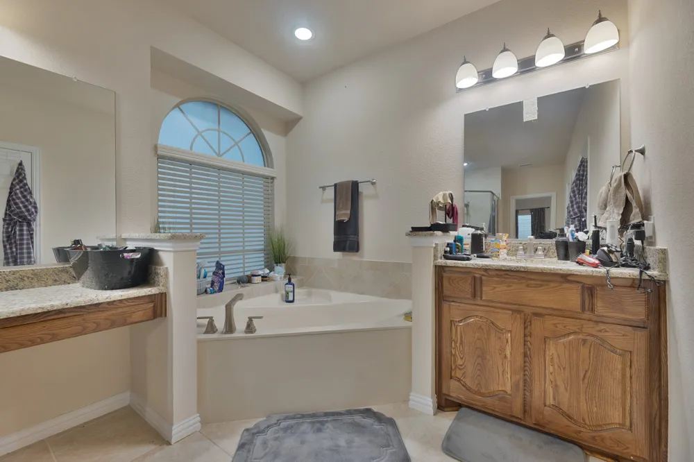 129 Quail Run Road Red Oak, TX 75154