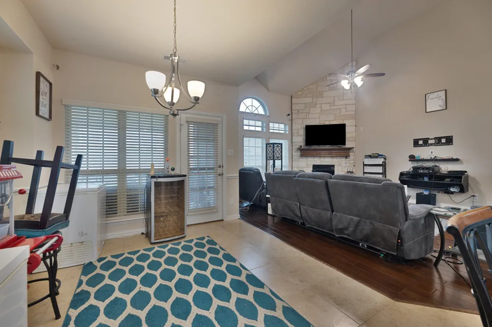 129 Quail Run Road Red Oak, TX 75154