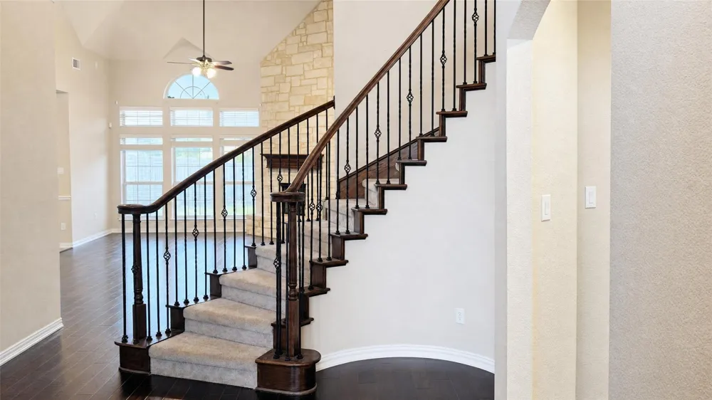 129 Quail Run Road Red Oak, TX 75154
