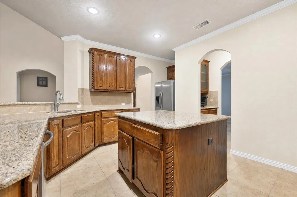 129 Quail Run Road Red Oak, TX 75154