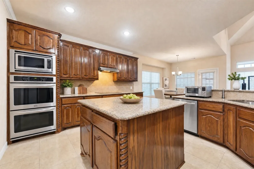 129 Quail Run Road Red Oak, TX 75154