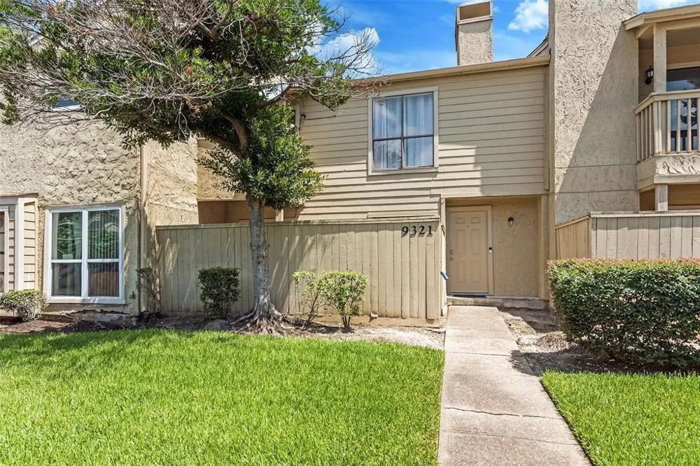 9321 Pagewood Lane Houston, TX 77063