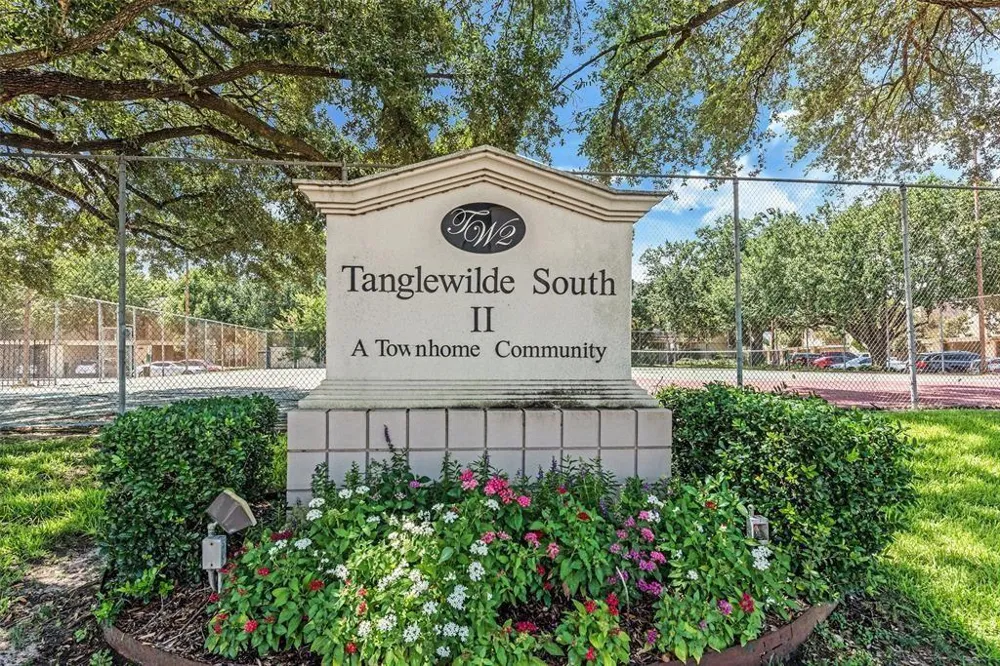 9321 Pagewood Lane Houston, TX 77063