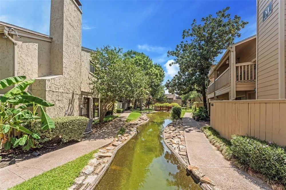9321 Pagewood Lane Houston, TX 77063