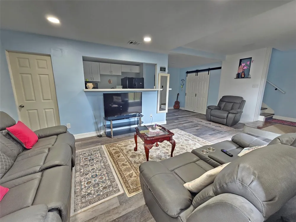 9321 Pagewood Lane Houston, TX 77063