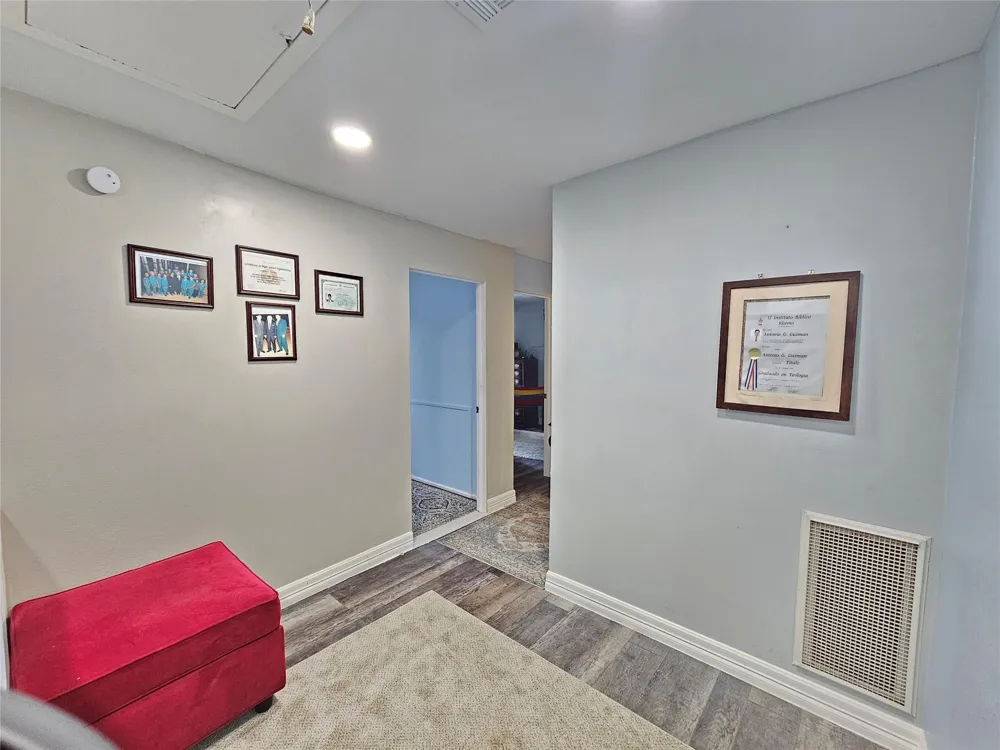 9321 Pagewood Lane Houston, TX 77063