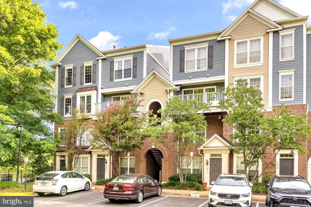 7078 FALLS REACH DRIVE #303 Falls Church, VA 22043