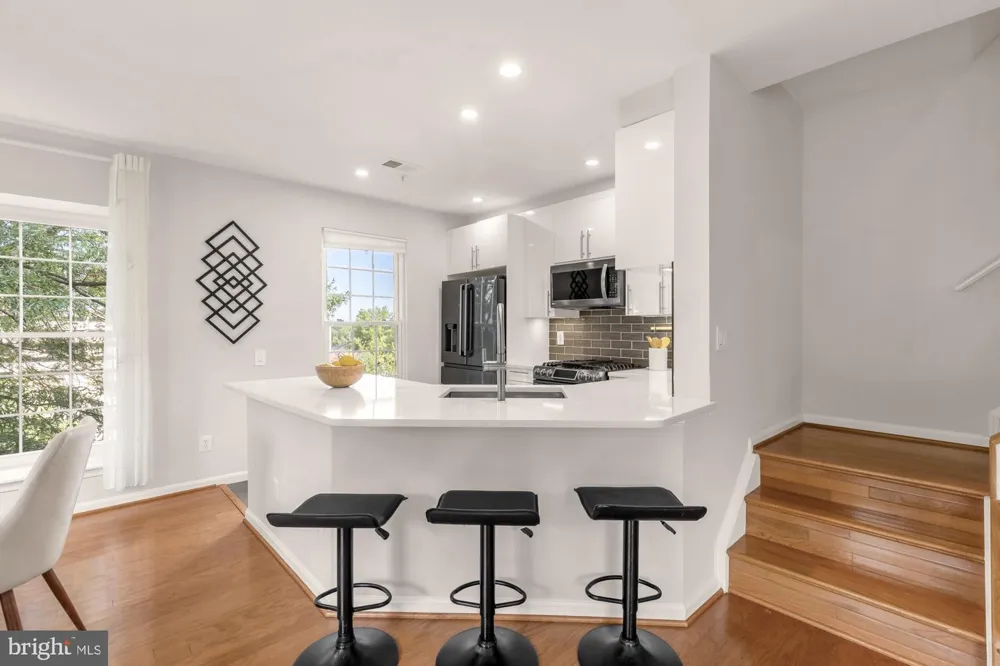 7078 FALLS REACH DRIVE #303 Falls Church, VA 22043