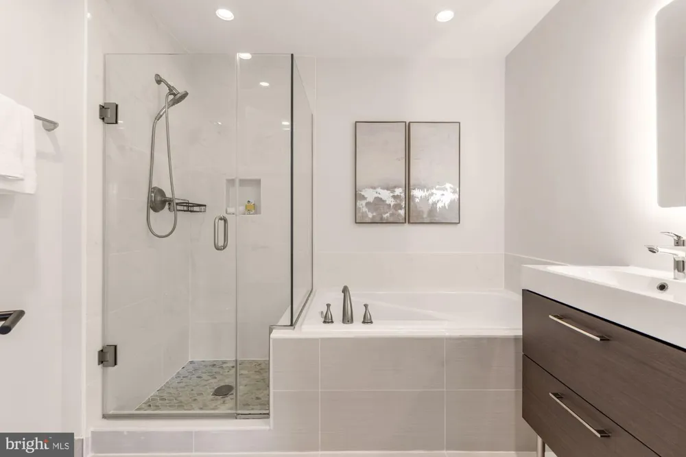 7078 FALLS REACH DRIVE #303 Falls Church, VA 22043